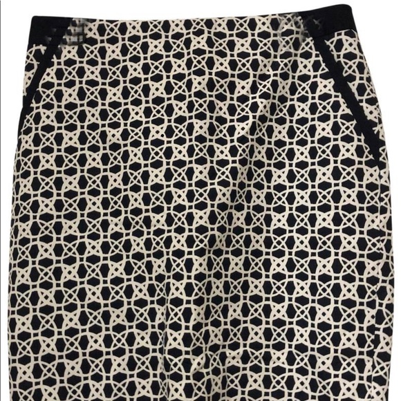 The Limited Navy and White Skirt. Size 8. New - Picture 2 of 5